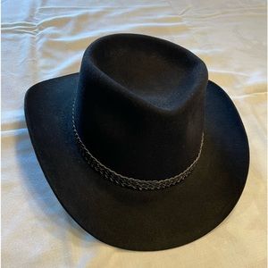 Akubra “Snowy River” pure fur hat. Made in Australia. Size 63. Beautiful hat in